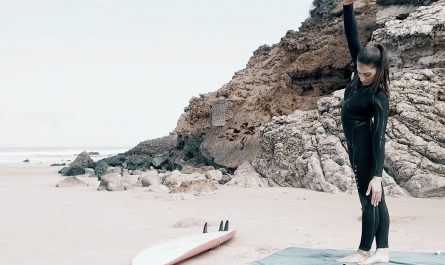 surfgirl stretching