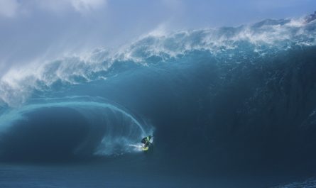 Teahupoo wave