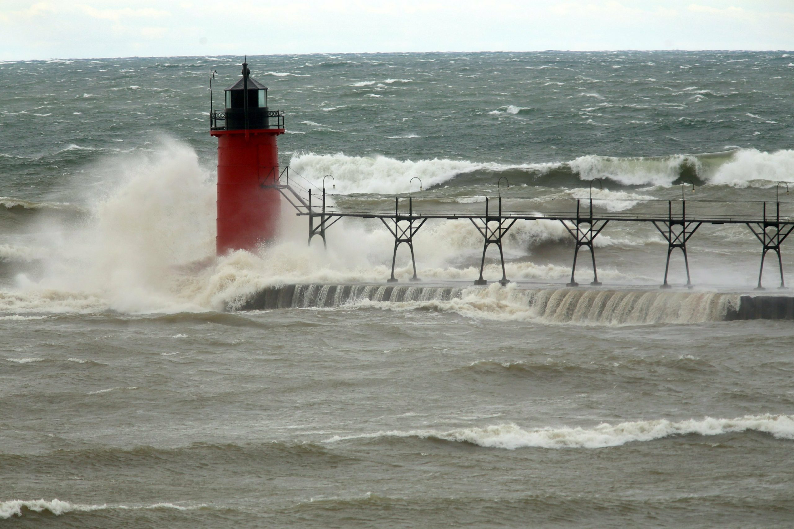 huge waves at the Lake Michigan 