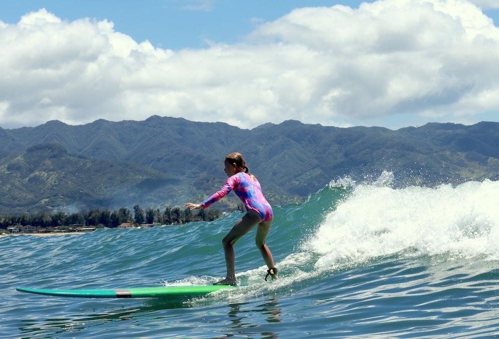 puaena-point-beach-park-surfing