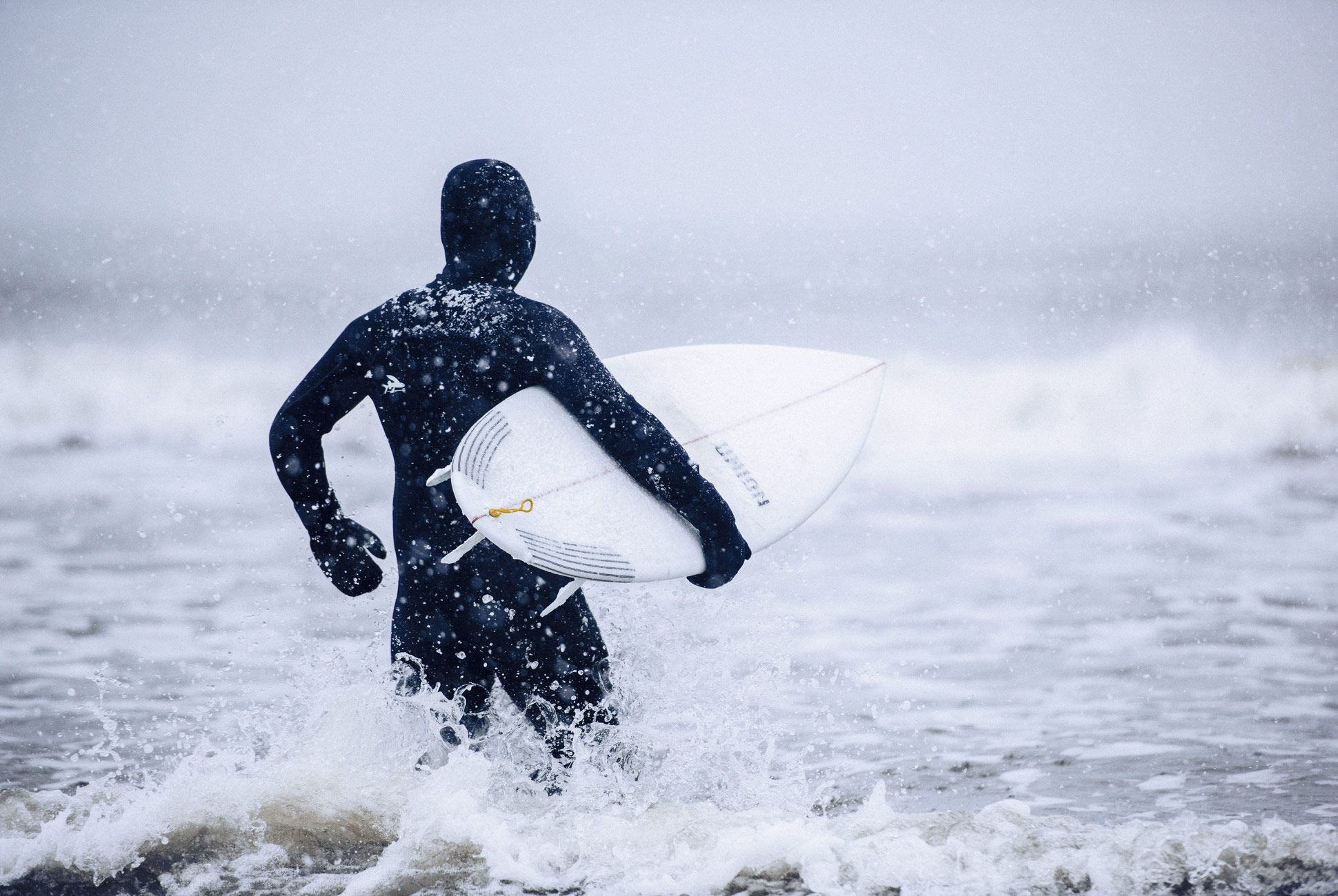 Winter-Surfing-Suit